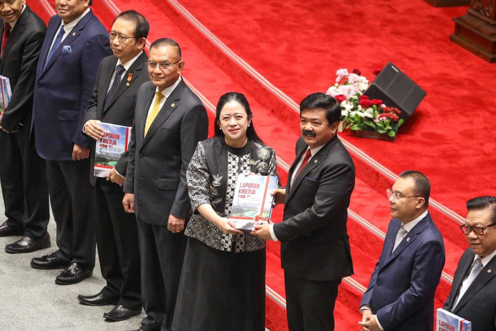 Menko Polhukam Hadiri Sidang Paripurna Peringatan HUT DPR RI