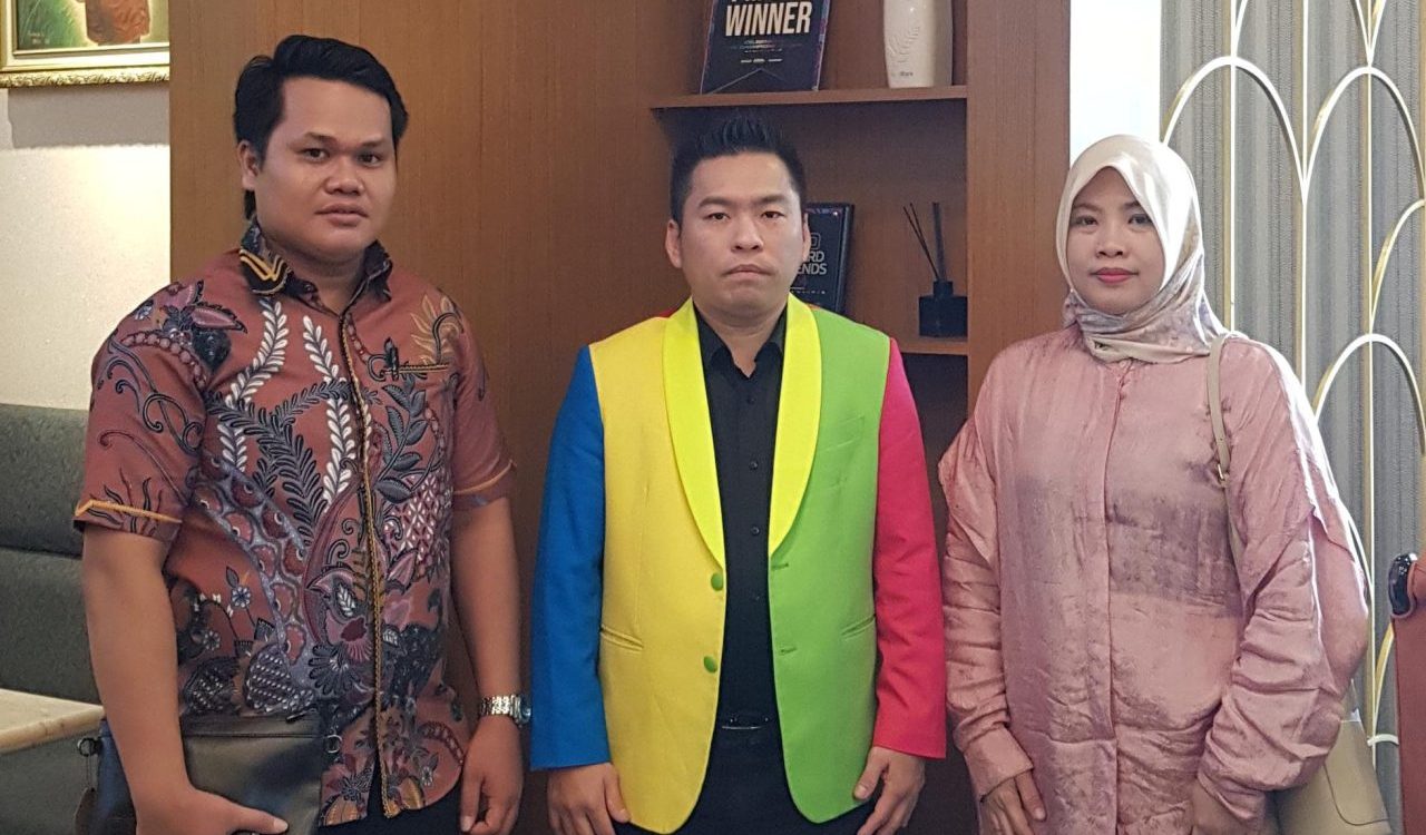 Akta Nikah Kades Sultan yang Viral dari Kawung Hilir dibatalkan karena Poligami ilegal.