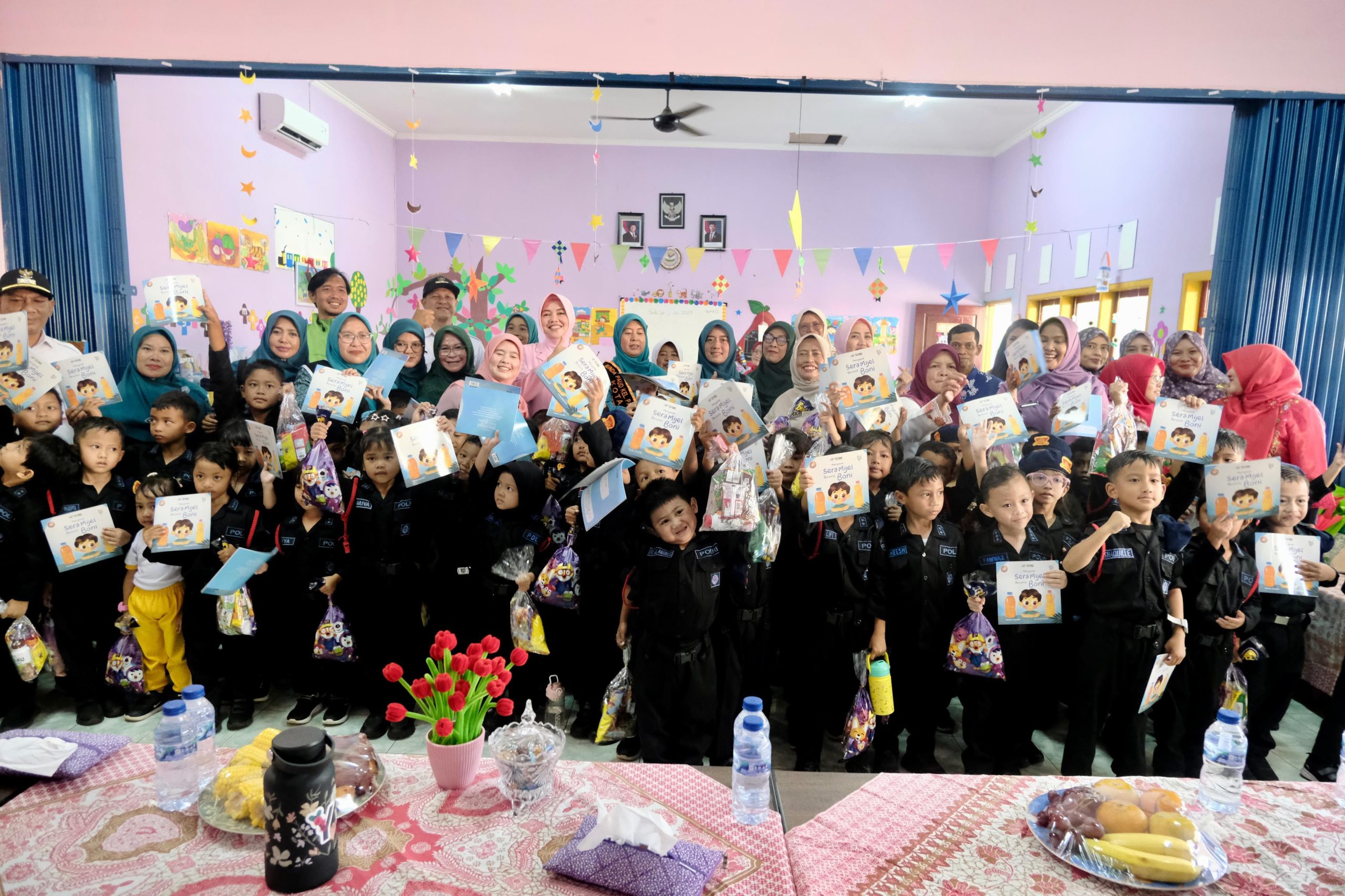 Ketua Bhayangkari PG06 Korps Brimob Polri Dukung Program Wajib Belajar 13 Tahun di Kota Depok