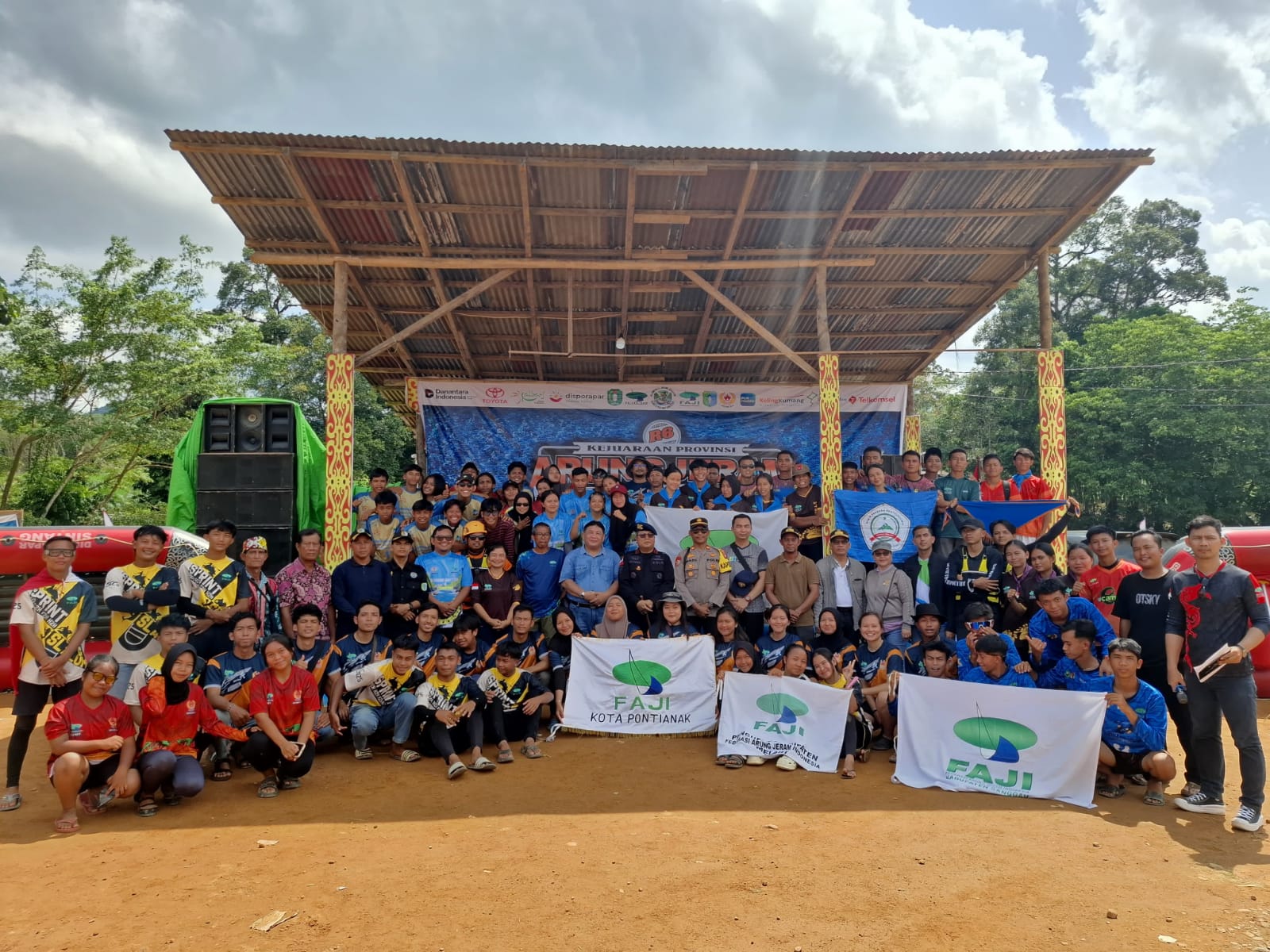 Danyon C Pelopor Satbrimob Polda Kalbar hadiri kegiatan penutupan Kejuaraan Provinsi Arung Jeram tahun 2025