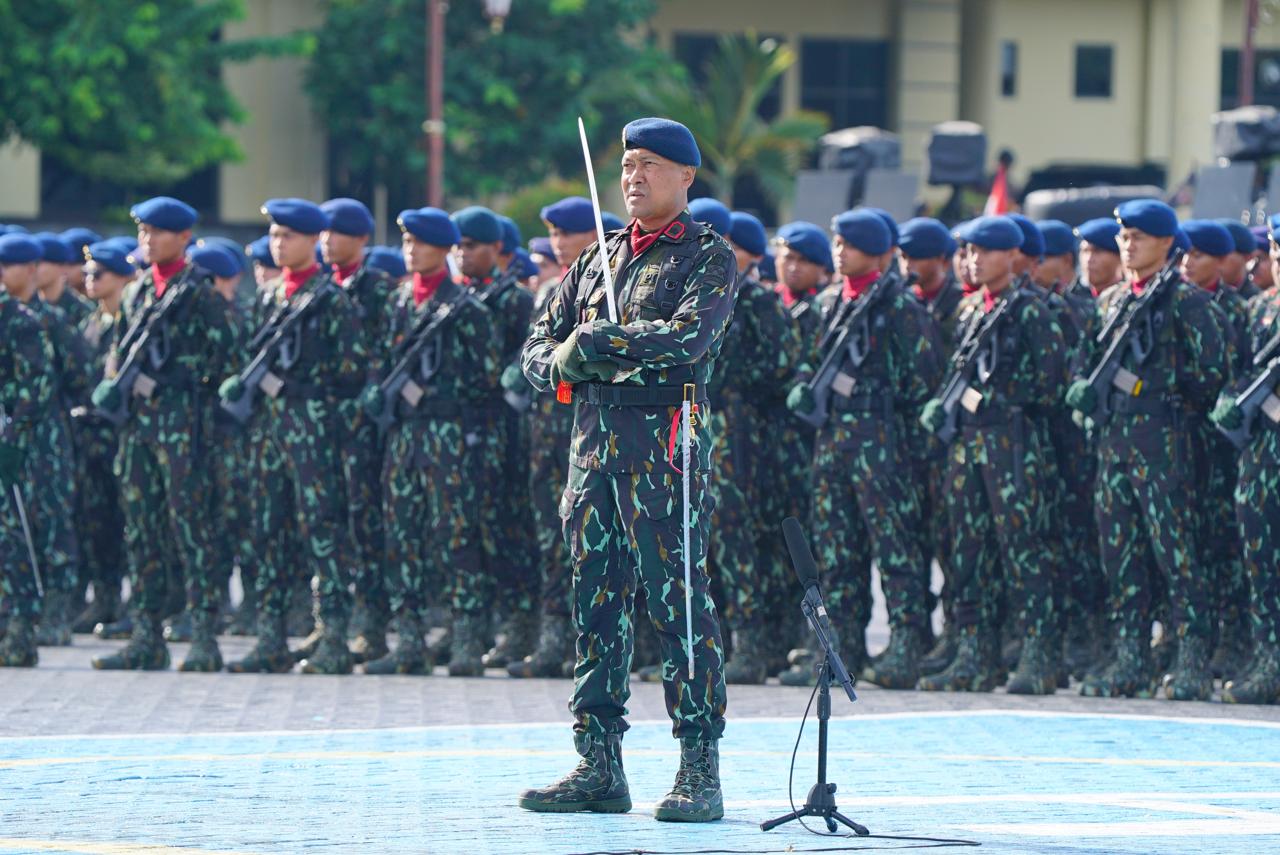 Semangat Kepahlawanan Membara Dalam Upacara Hari Pahlawan ke-79 di Mako Brimob Kelapadua