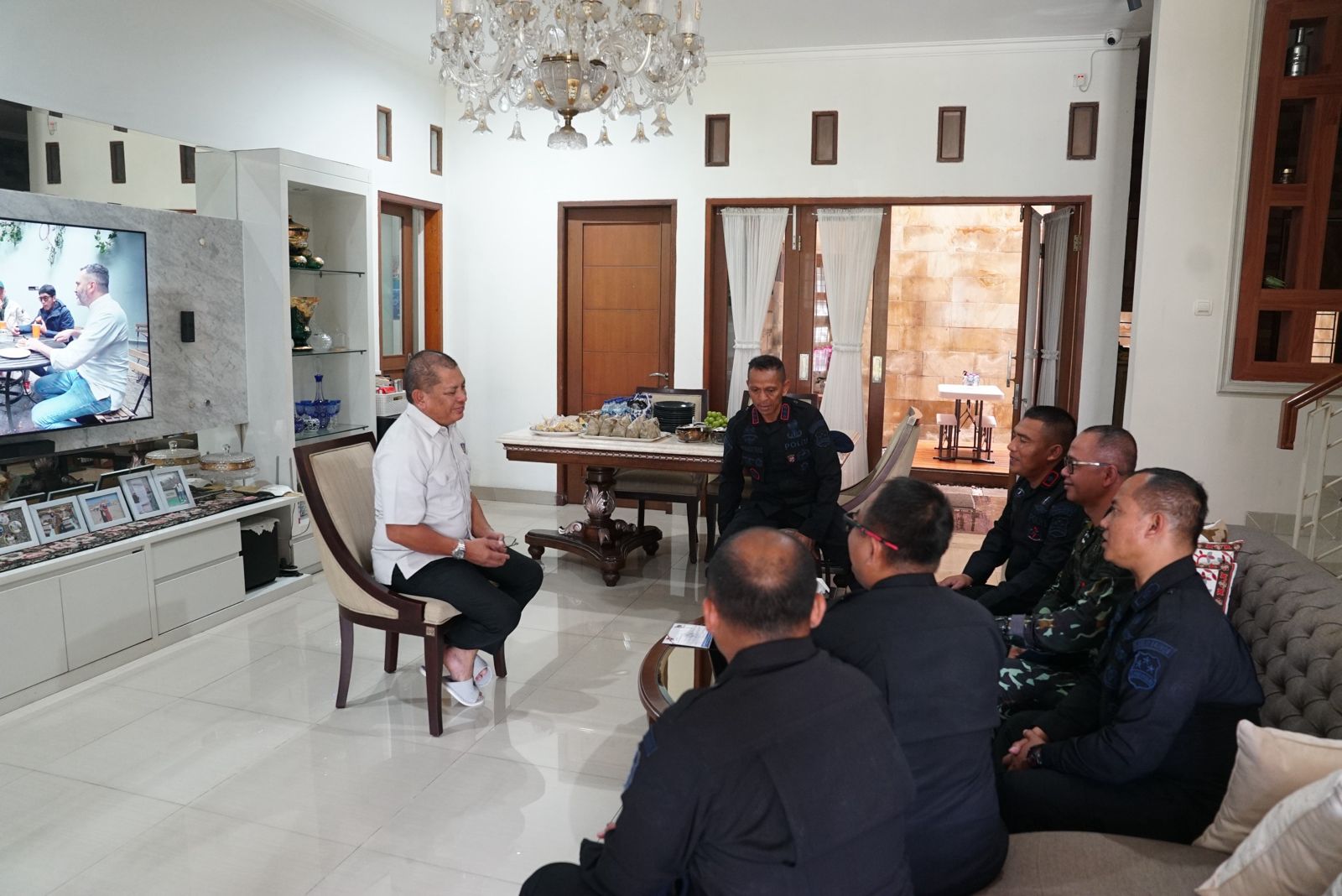 Silaturahmi dan Penghormatan: Dansatlat Brimob Korbrimob Polri Kunjungi Irjen Pol (Purn) Abdul Rakhman Baso di Momen HUT ke-80 Brimob