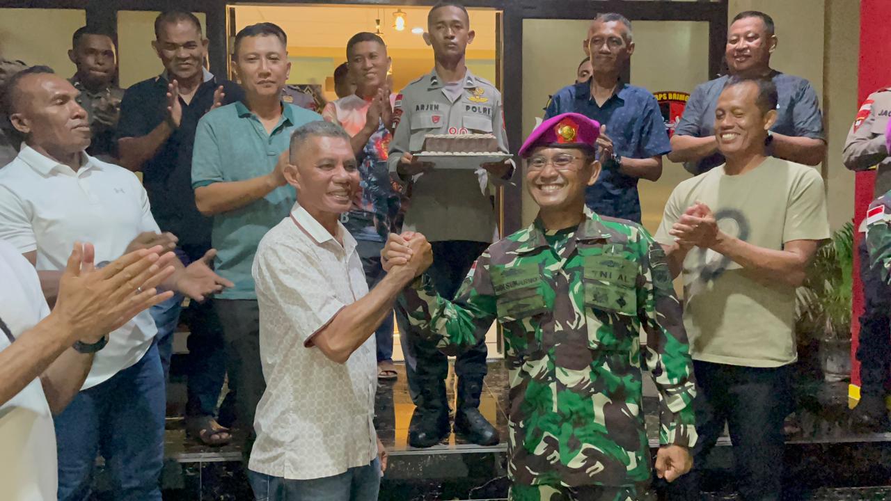 Yonmarhanlan X Jayapura Berikan Ucapan Selamat HUT ke-80 Korps Brimob Polri di Mako Satbrimob Polda Papua