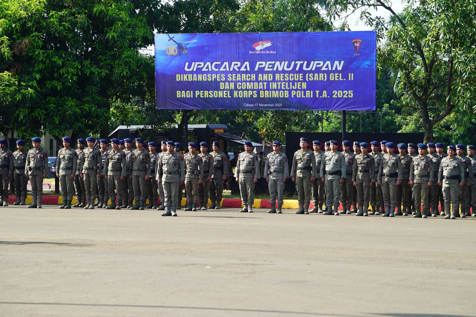 Dansatlat Brimob Korbrimob Polri Pimpin Penutupan Dikbangspes SAR Gel. II dan Combat Intelijen TA. 2025