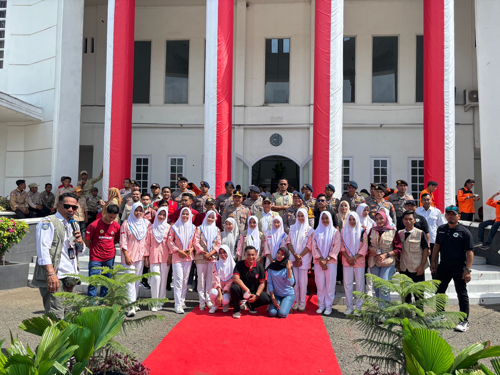 Personel Batalyon C Pelopor Satbrimob Polda NTB Mengikuti Apel Gelar dan Simulasi Tanggap Bencana Tahun 2025