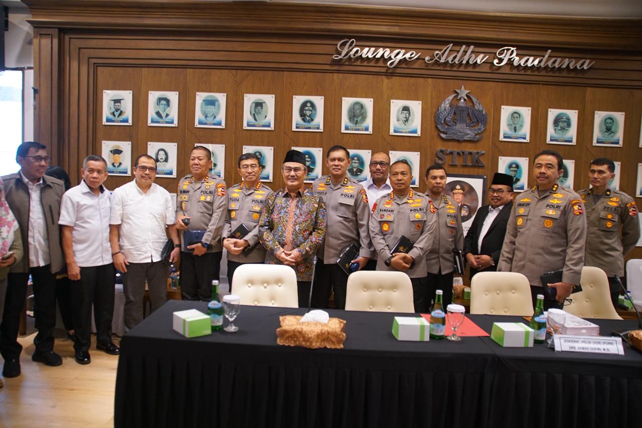 Dankorbrimob Polri Hadiri Audiensi Komisi Percepatan Reformasi Polri Bersama Kelompok Masyarakat Sipil dan TNI Aktif/Purnawirawan