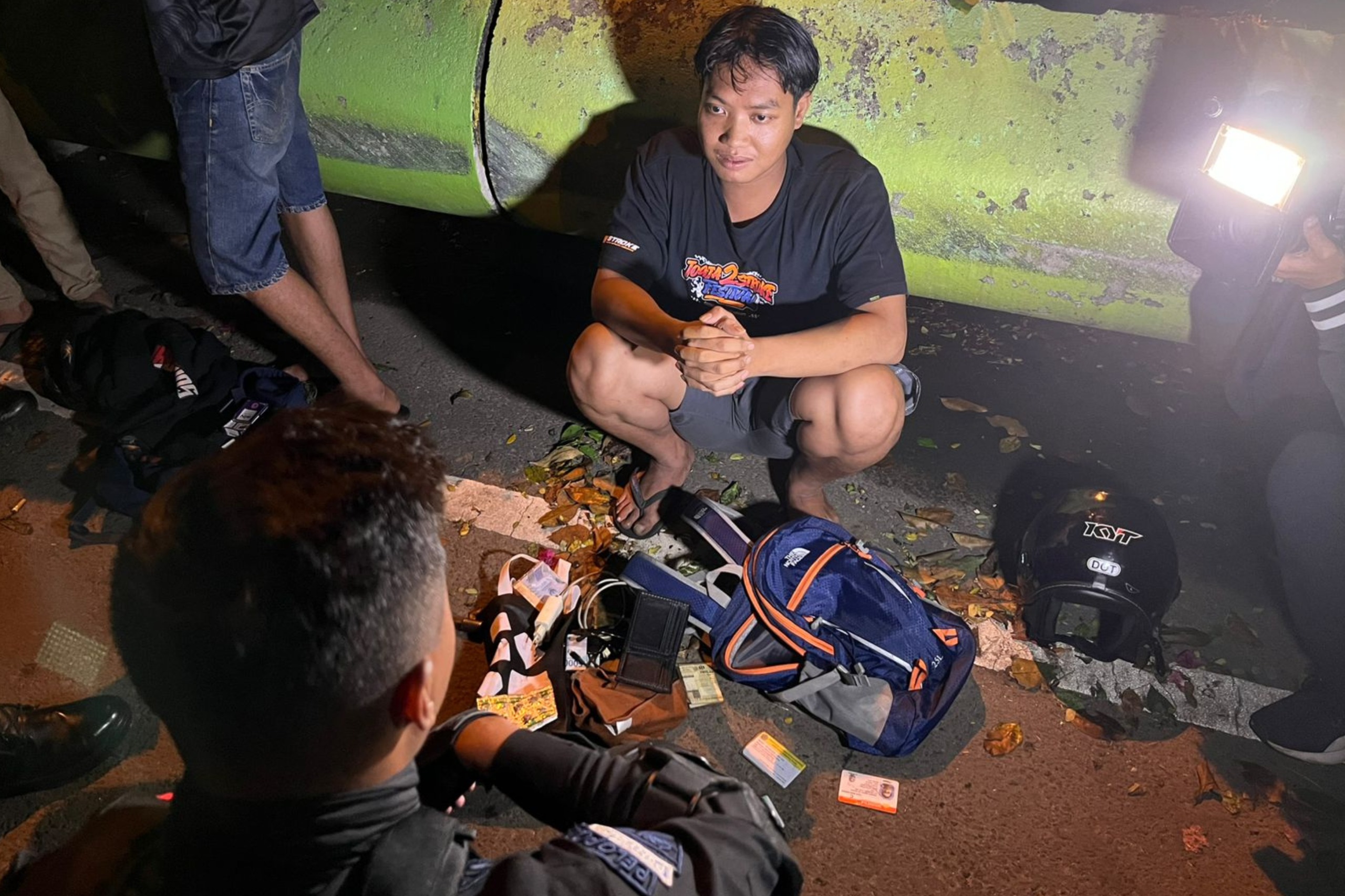 Patroli Malam Brimob Metro Jaya Amankan Pelaku Tawuran di Jakarta Pusat