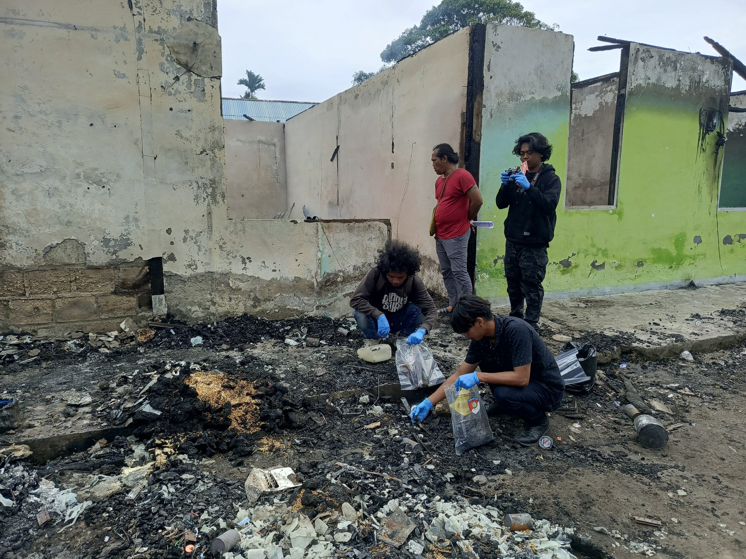 Polres Sarmi Selidiki Penyebab Kebakaran Lima Bangunan di Kampung Sarmo