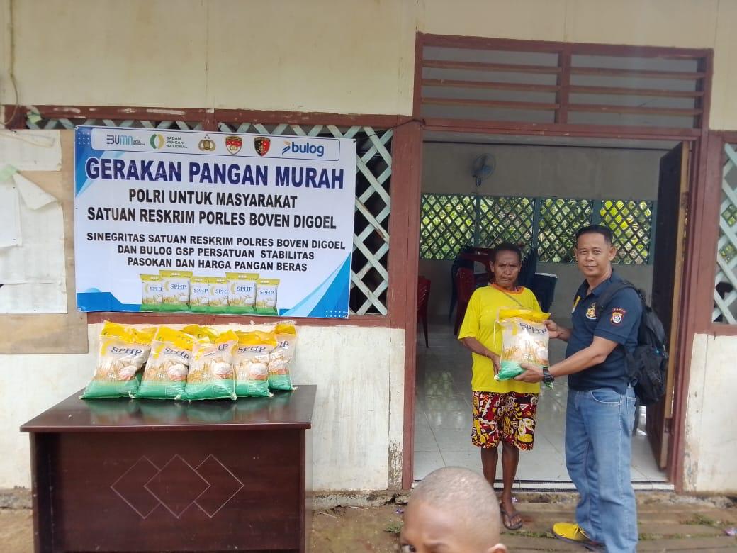 Polres Boven Digoel Salurkan Beras SPHP pada Gerakan Pangan Murah di Distrik Mandobo